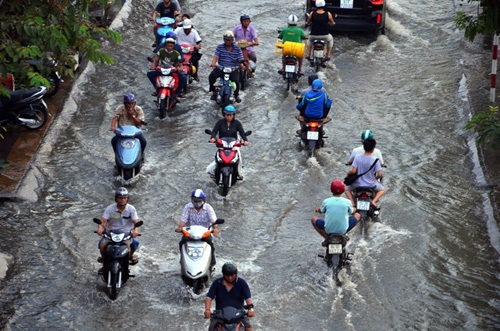 duong song sanh nuoc, nguoi sai gon bi bom loi ve nha hinh anh 3