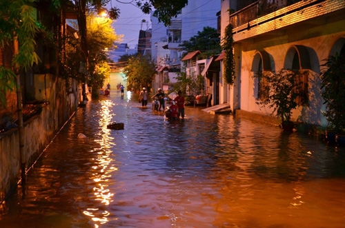duong song sanh nuoc, nguoi sai gon bi bom loi ve nha hinh anh 5