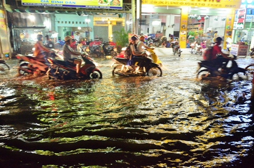 duong song sanh nuoc, nguoi sai gon bi bom loi ve nha hinh anh 10