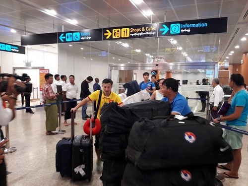 Những hình ảnh đầu tiên của tuyển Việt Nam tại Myanmar ảnh 3
