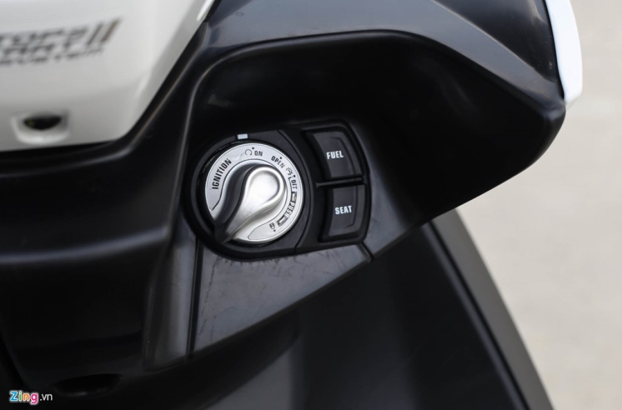 Chi tiết Yamaha NVX: Kích thước lớn, dáng thể thao hình ảnh 10 Chi tiet Yamaha NVX: Kich thuoc lon, dang the thao hinh anh 10