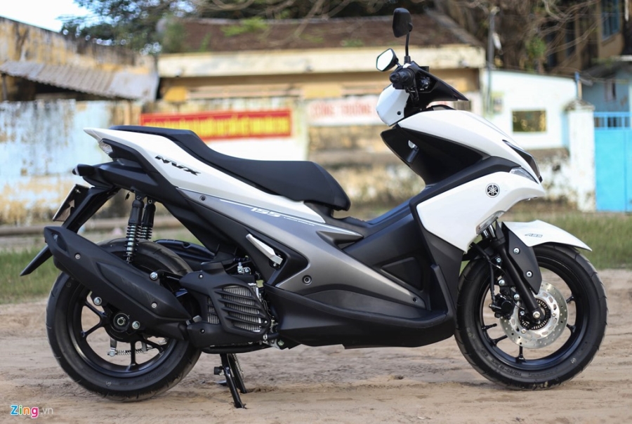 Chi tiet Yamaha NVX: Kich thuoc lon, dang the thao hinh anh 20