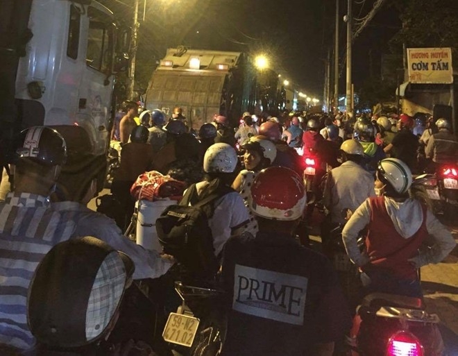 Dan Sai Gon ket giua trieu cuong, tac duong va mui rac hinh anh 1