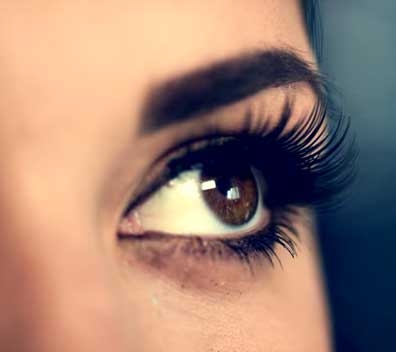 vitamin-E-for-grow-eyelashes-longer