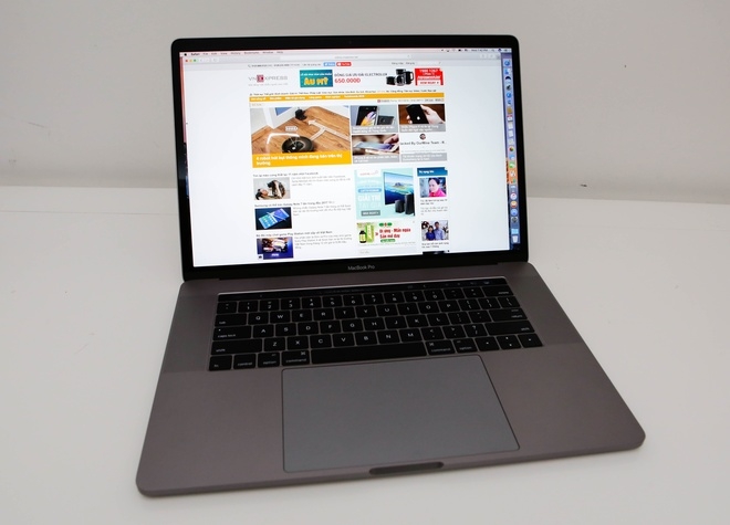 MacBook Pro với TouchBar về Việt Nam giá 73 triệu đồng