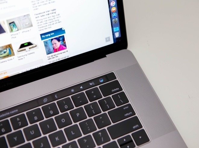 MacBook Pro với TouchBar về Việt Nam giá 73 triệu đồng