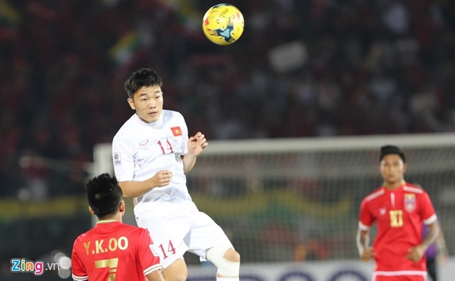 Myanmar 0-1 Viet Nam (HT): Van Quyet mo ty so hinh anh 1