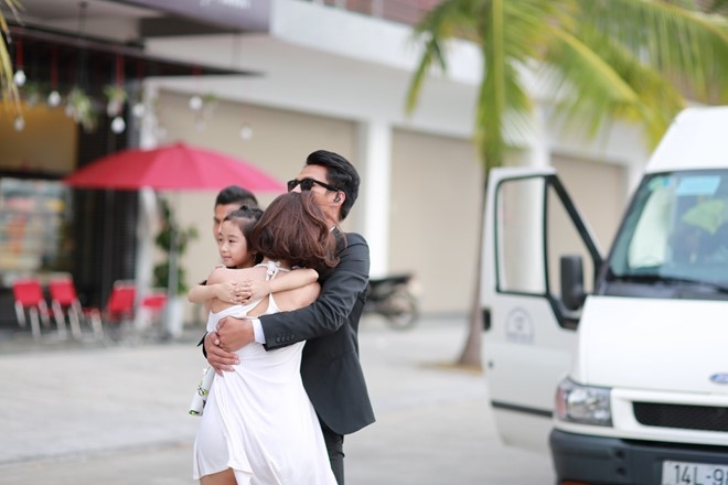 Angela Phuong Trinh bi Mac Hong Quan tat trong phim hinh anh 2