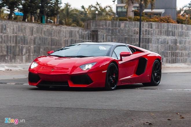 Loat sieu xe Lamborghini cua dai gia Viet dao pho hinh anh 3