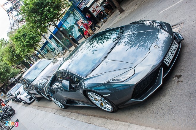 Loat sieu xe Lamborghini cua dai gia Viet dao pho hinh anh 8