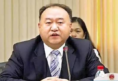 Quan tham 'chết' vì tiền, gái, cờ bạc, du lịch miễn phí