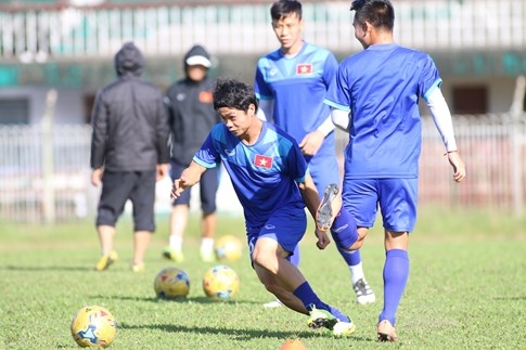 Tuyển Việt Nam: Công Phượng và Văn Toàn bị cảm nắng - ảnh 4