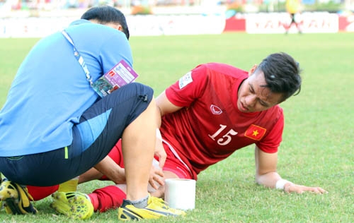 cong-vinh-ngoc-hai-to-cau-thu-malaysia-choi-xau-1