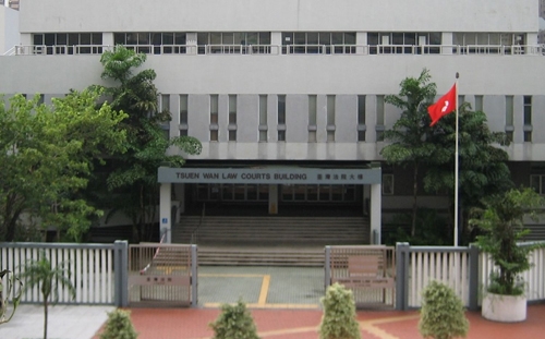 hanh-khach-viet-ngoi-tu-vi-trom-ao-cuu-ho-tren-may-bay