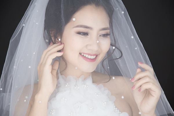 kieu-nu-ngoc-lan-hoa-co-dau-rang-ngoi-truoc-khi-sinh-em-be-3