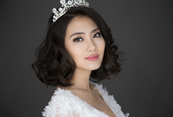 kieu-nu-ngoc-lan-hoa-co-dau-rang-ngoi-truoc-khi-sinh-em-be-4