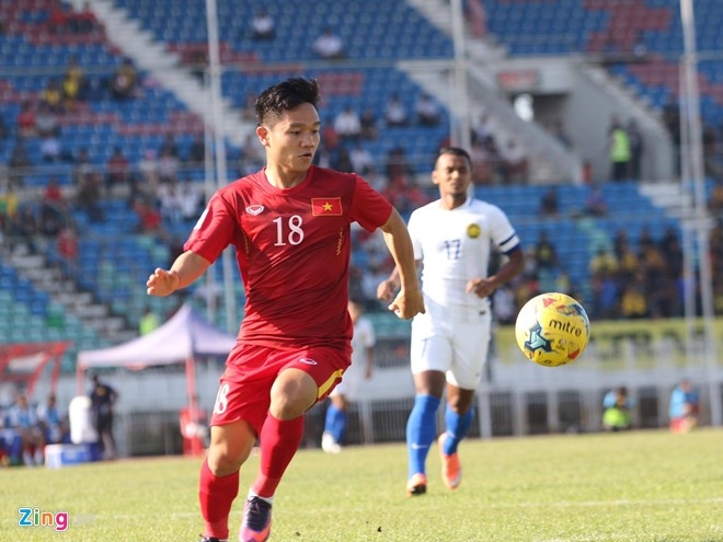 Viet Nam vs Malaysia (0-0, H1): Xuan Truong thi dau tu tin hinh anh 2