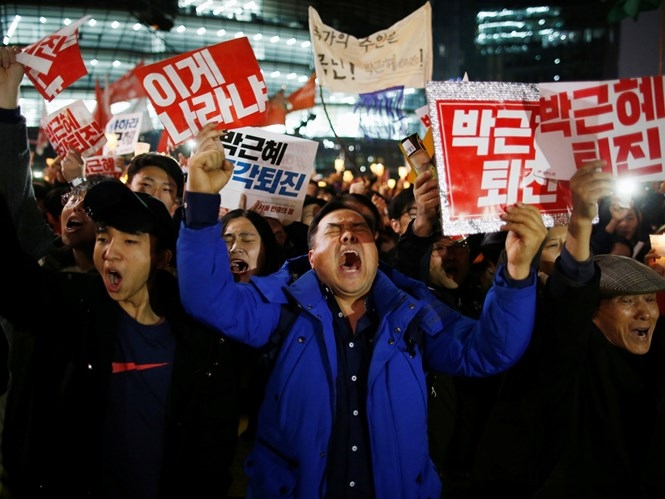 Sức ép từ người dân vẫn chưa phải là quá sức chịu đựng của Tổng thống Park Geun-hye /// Reuters