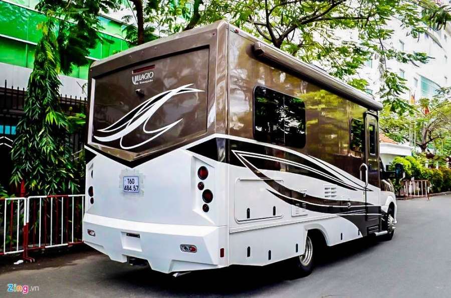 Anh nha di dong Mercedes-Benz hang doc tai Viet Nam hinh anh 4