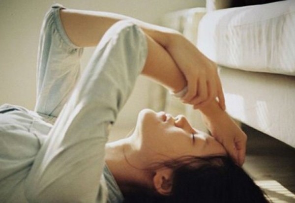 chong quy goi xin loi, thu nhan da ngoai tinh suot mot nam qua.. hinh anh 1