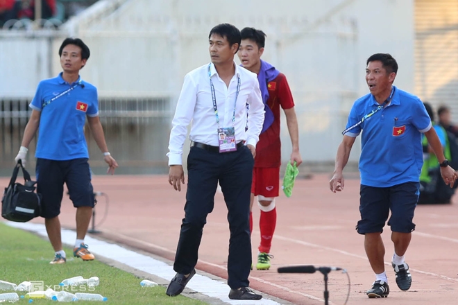 Xuân Trường 'chỉ đạo' đồng đội, giống Ronaldo - ảnh thể thao