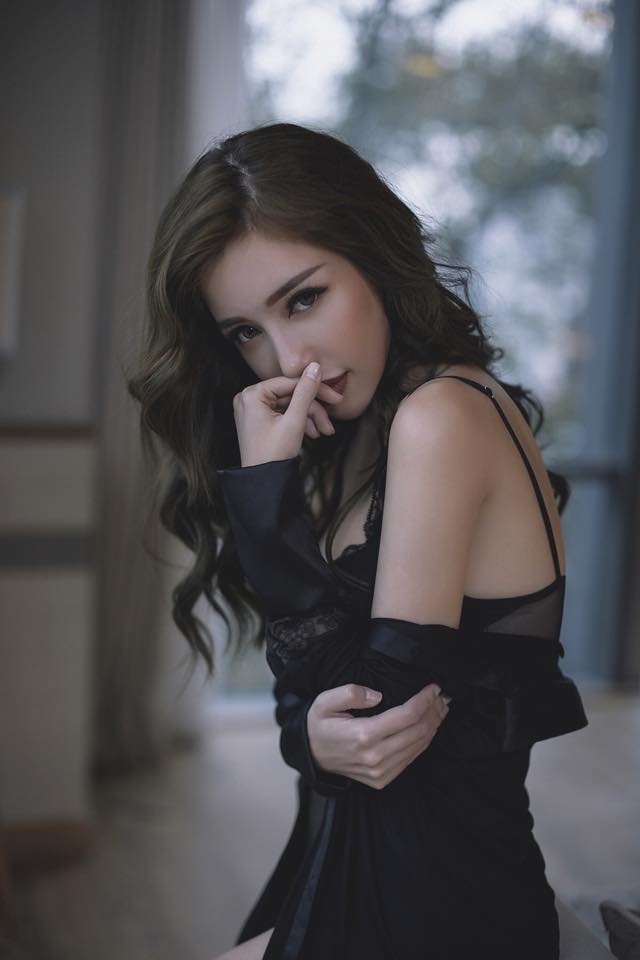 elly tran tu nguoi bi me chui thanh hot girl sexy van nguoi me hinh anh 13