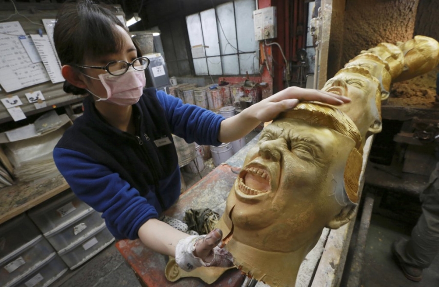 Day chuyen san xuat mat na Donald Trump o Nhat Ban hinh anh 3