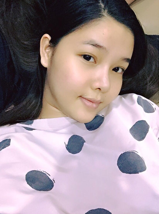 mac-hong-quan-lan-dau-dang-anh-con-trai-moi-sinh-1