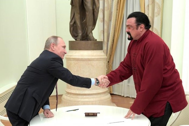 Putin dich than tang ho chieu cho tai tu vo thuat My hinh anh 1