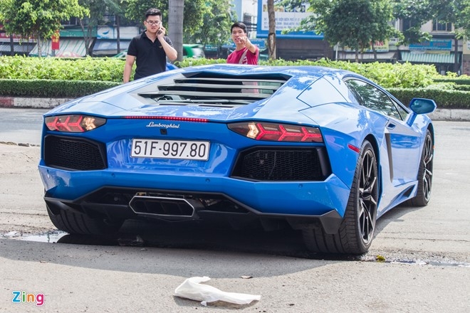 Cap doi Aventador doc nhat Viet Nam so ke toc do hinh anh 5