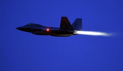 Top 10 tiem kich tot nhat: F-22 mat ngoi vuong