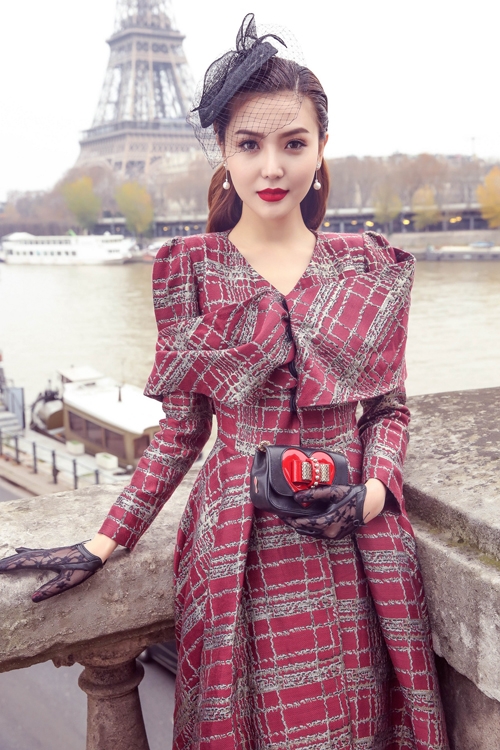 ngoc-duyen-mac-thanh-lich-dao-choi-o-paris-5