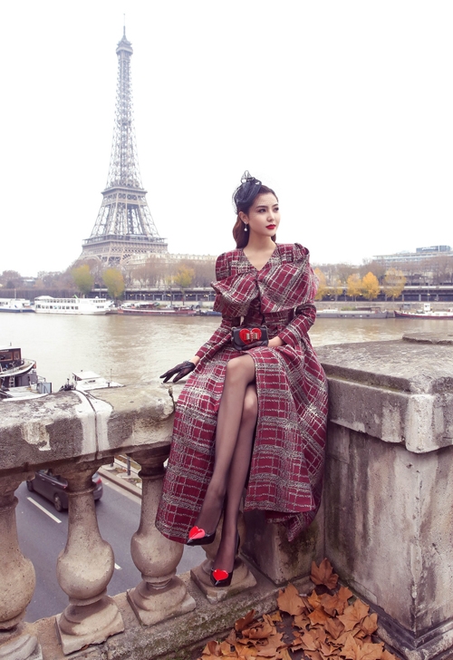 ngoc-duyen-mac-thanh-lich-dao-choi-o-paris-6