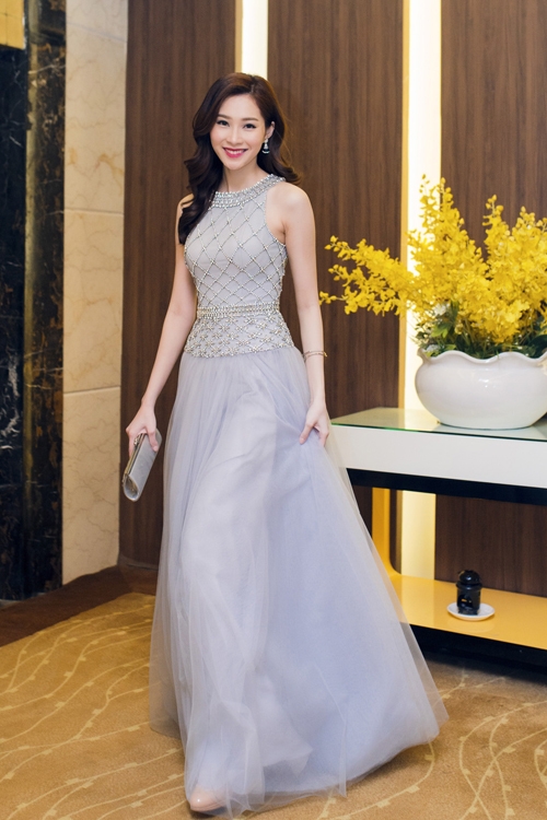 Chi Pu đẹp nhất tuần với mốt khoe nội y