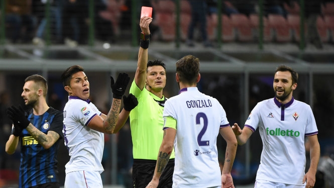 ​Icardi lập cú đúp, Inter thắng dễ 10 người Fiorentina
