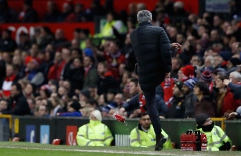 HLV West Ham trêu tức Mourinho trước trận tái đấu với M.U - ảnh 2