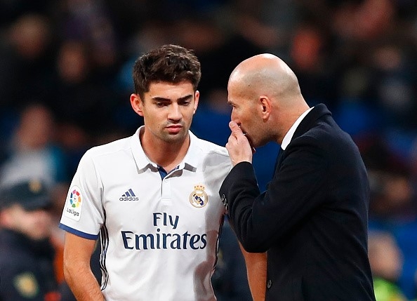 Con trai ghi ban, Zidane thiet lap ky luc moi cho Real hinh anh 1