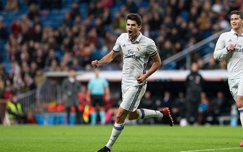 Con trai ghi ban, Zidane thiet lap ky luc moi cho Real hinh anh 2