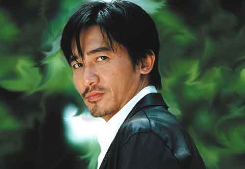luong-trieu-vy-tham-gia-san-lung-quai-yeu-2