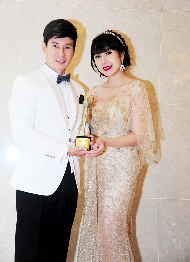Ly Hai doat giai Dao dien xuat sac nhat chau A hinh anh 7