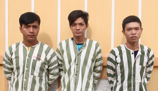 mau thuan, nua dem mua xang dot nha ban nhau hinh anh 1