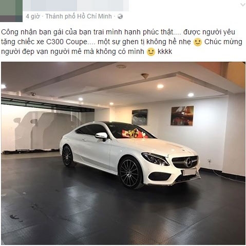  Hình ảnh chiếc Mercedes-Benz C300 Coupe được đăng lên mạng xã hội. Ảnh chụp màn hình 