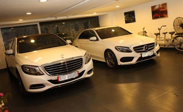  Chiếc Mercedes-Benz C300 Coupe được đỗ ở nơi giống hệt gara nhà Cường Đô-la như trong ảnh trên. Ảnh: Facebook 
