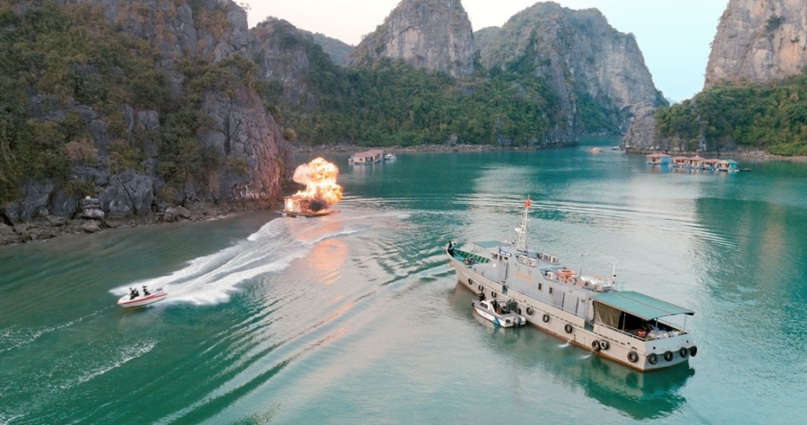 Ha Long tuyet dep trong phim moi cua Angela Phuong Trinh hinh anh 6