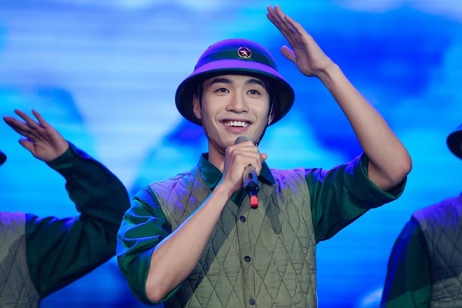 Thu Minh tranh nhac ten Huong Tram tren song truc tiep hinh anh 5