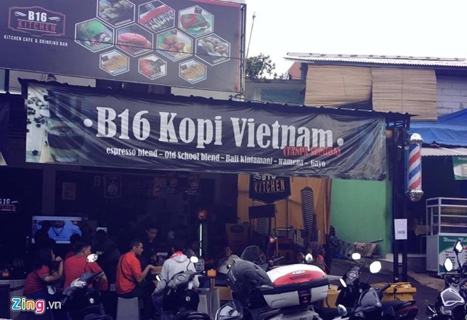Co dong vien Indonesia dung phao khoi, ap dao fan Viet Nam hinh anh 5