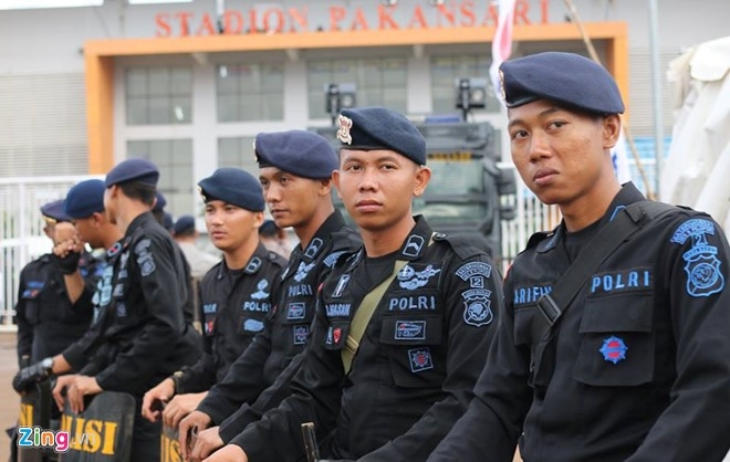 Co dong vien Indonesia dung phao khoi, ap dao fan Viet Nam hinh anh 6