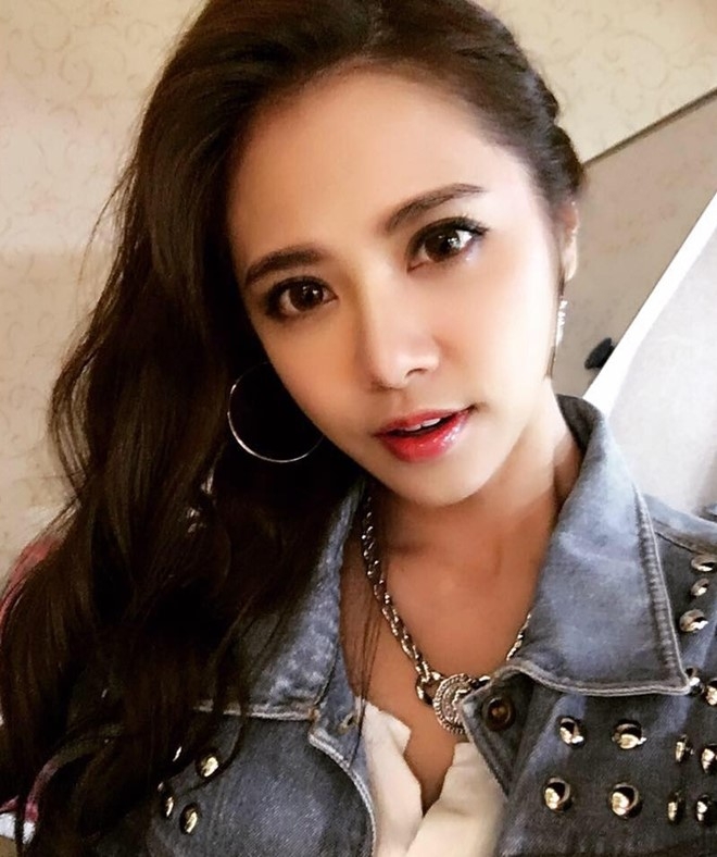 Giai nhan Dai Loan bo nghe sau khi mac benh ung thu hiem gap hinh anh 1