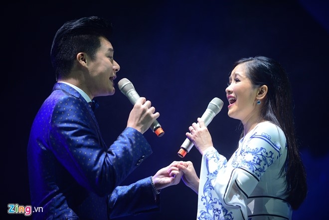 Ho Ngoc Ha hat be cho Khanh Ly trong dem nhac o Sai Gon hinh anh 7