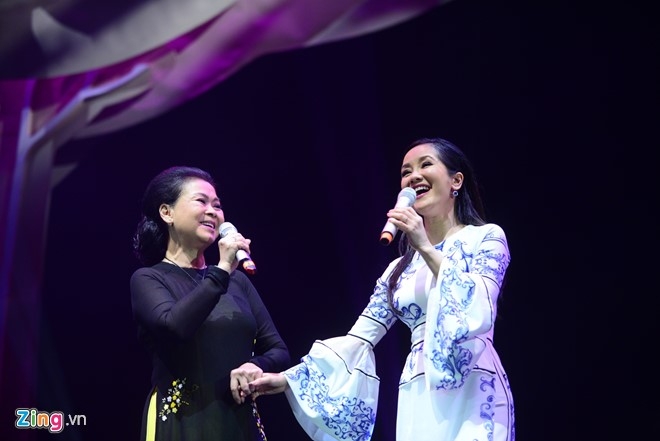 Ho Ngoc Ha hat be cho Khanh Ly trong dem nhac o Sai Gon hinh anh 9